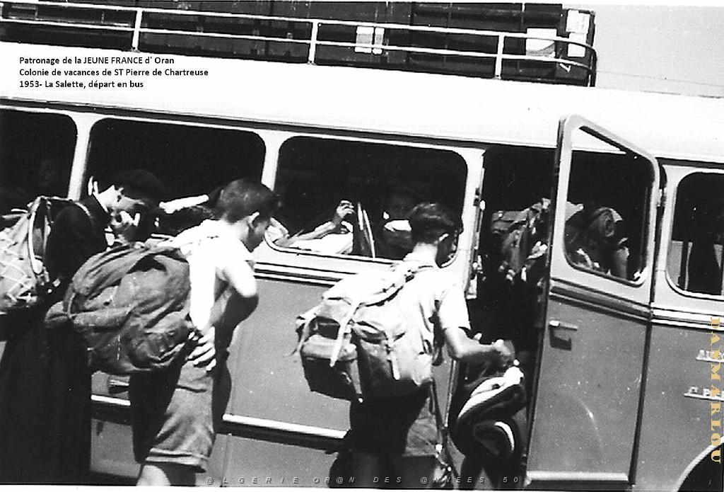 COLO JEUNE FRANCE 1953 La Salette depart en bus.jpg